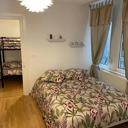 Centre Renovated 4 People - Terrace Apartman *